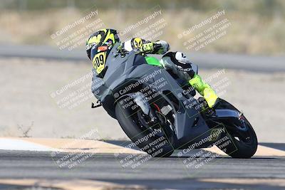 media/Dec-01-2025-Moto Forza (Mon) [[2daa91e15f]]/1-Advanced Group/Session 3 (Turn 3)/